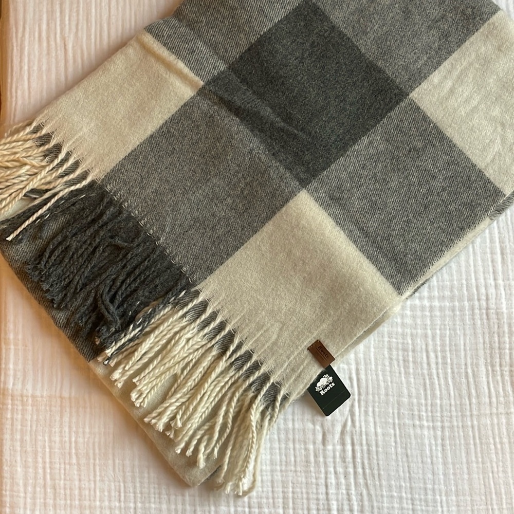 Roots Park Plaid Blanket Scarf